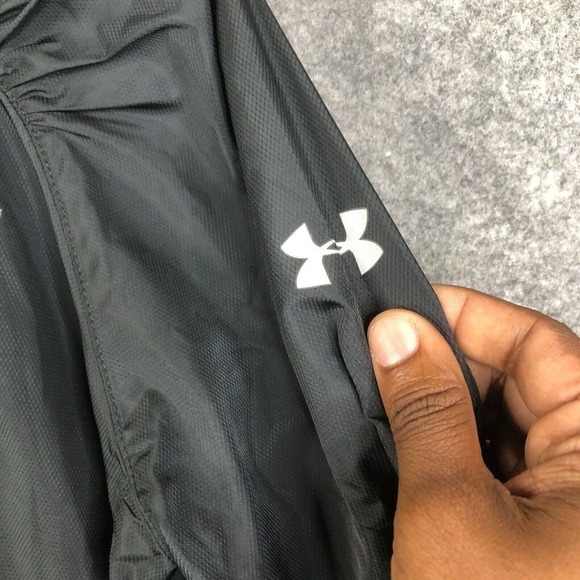 Under Armour Jacket Sz Medium Windbreaker Semi Fitted Black Logo Washington - Picture 5 of 13